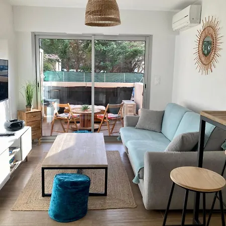 3 Etoiles & Commerces Saint-aygulf Apartment *